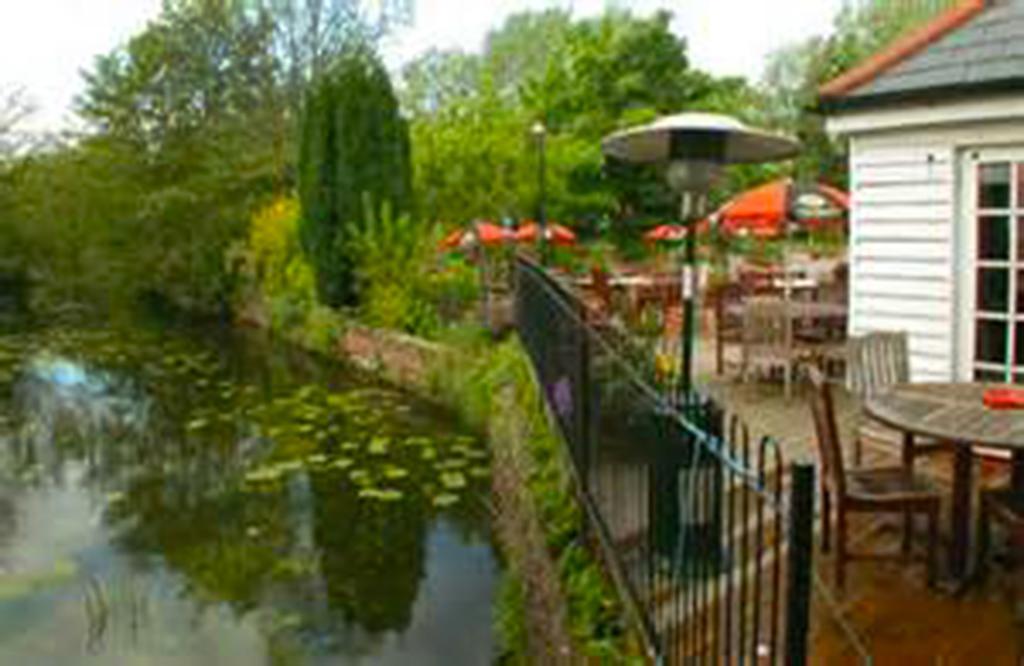 The Riverside Inn Chelmsford Bagian luar foto