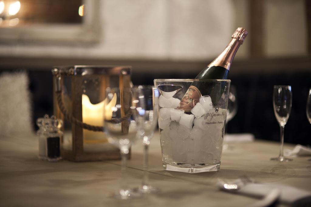 The Riverside Inn Chelmsford Bagian luar foto